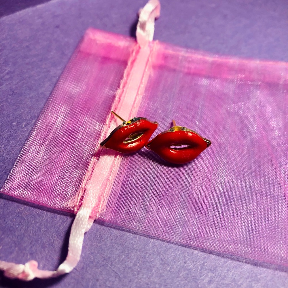 Lip studs - Picture 3 of 3